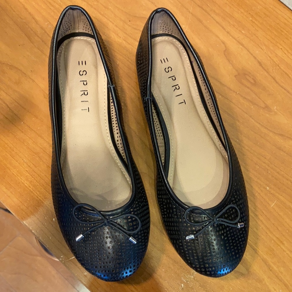 Like new! Esprit ballet flats